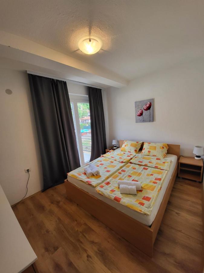 Villa Pegasus Pestani Ohrid Bagian luar foto