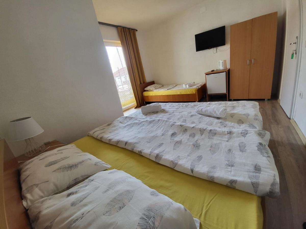 Villa Pegasus Pestani Ohrid Bagian luar foto