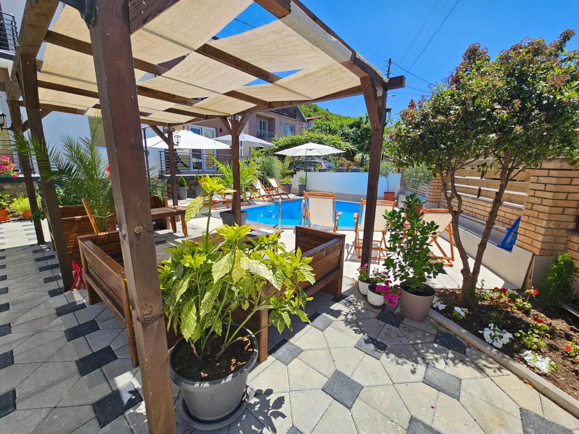Villa Pegasus Pestani Ohrid Bagian luar foto